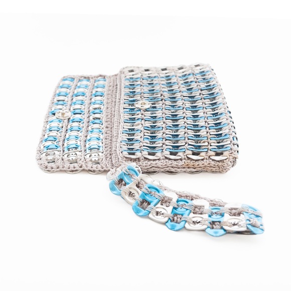 Vintage Handmade Blue and Silver Soda Tab Crochet Wristlet Pouch - Picture 5 of 10